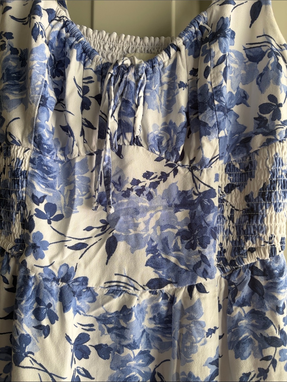 Hollister Sofia Side Slit  Maxi Flowered Lined Dress blue and white - Size XS - Picture 2 of 6